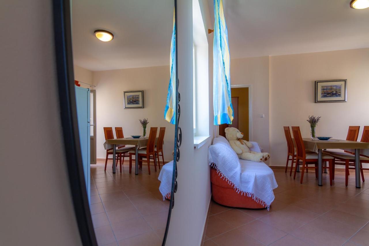 Apartman Haus Maja Banjol Exteriér fotografie