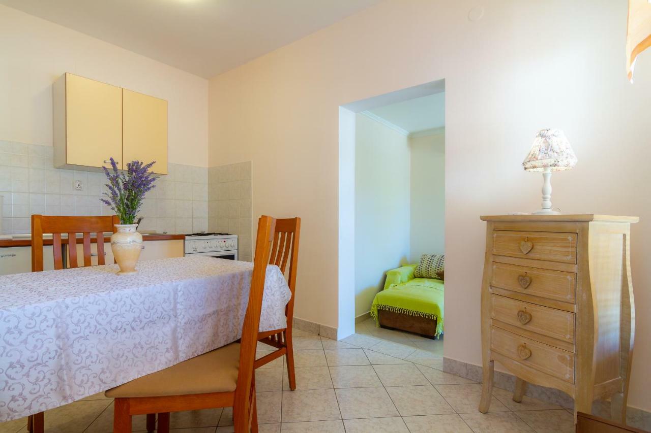 Apartman Haus Maja Banjol Exteriér fotografie