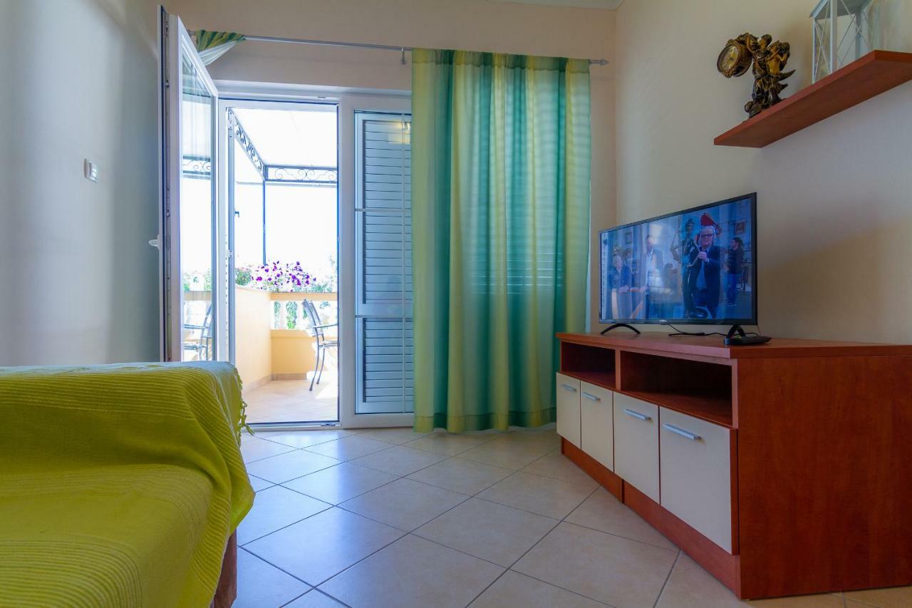 Apartman Haus Maja Banjol Exteriér fotografie