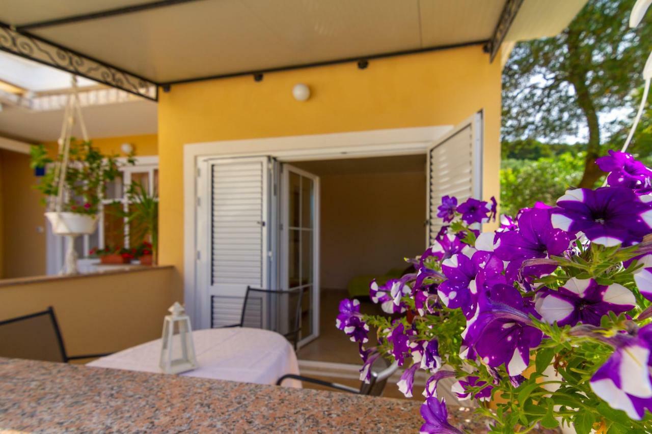 Apartman Haus Maja Banjol Exteriér fotografie
